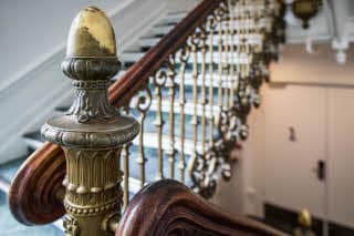 originale Treppe von 1884 im Scandic Webers