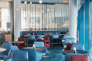 Bar im Scandic Hamburg Emporio