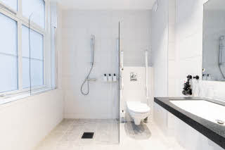 Badezimmer im Standard Zimmer im Scandic Torget