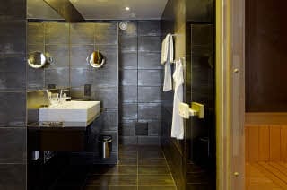 Badezimmer Presidential Suite im Scandic Europa