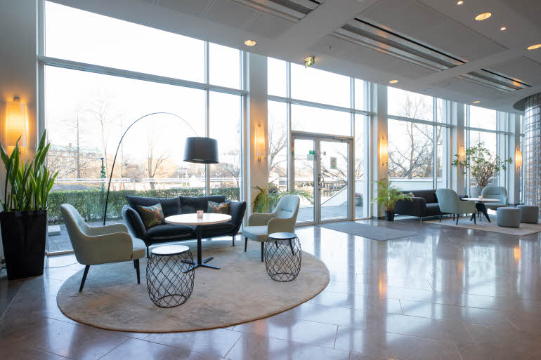 Lobby Sitzgelegenheiten im Scandic Linköping City