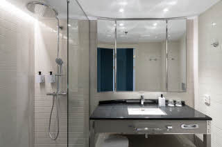 Badezimmer im Scandic Grand Central Helsinki
