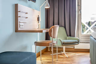 Tisch in einem Standardzimmer