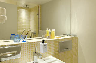 Superior bathroom