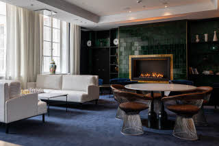 Lounge im Scandic Grand Central Helsinki
