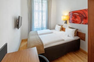Überblick Queen Site Bett im Economy Zimmer