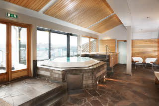 Relaxation area with jacuzzi Scandic Crown Gothenburg