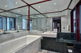 Bathroom in Twin Superior room at Scandic Kramer